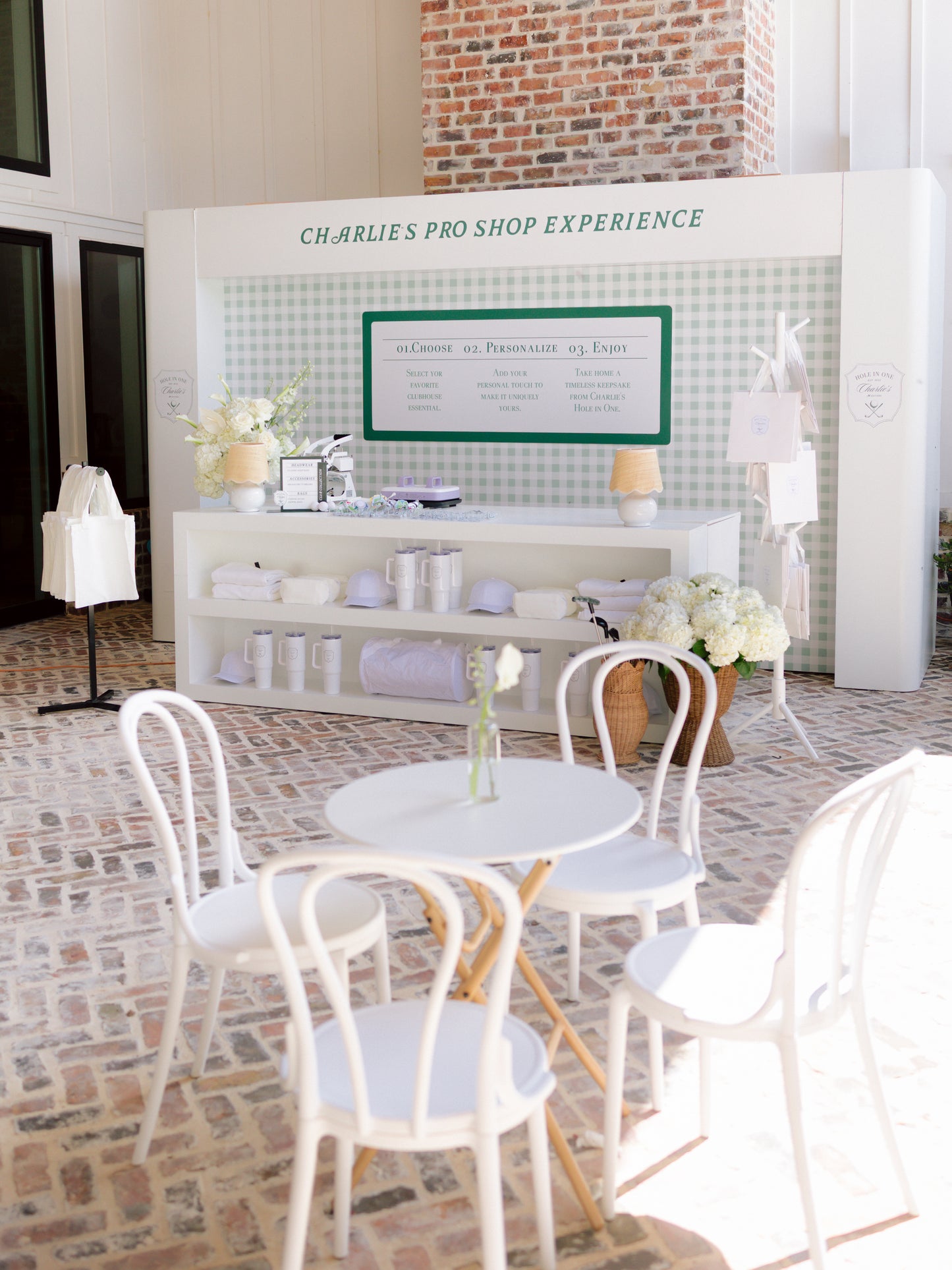 The Curved Frame Backdrop