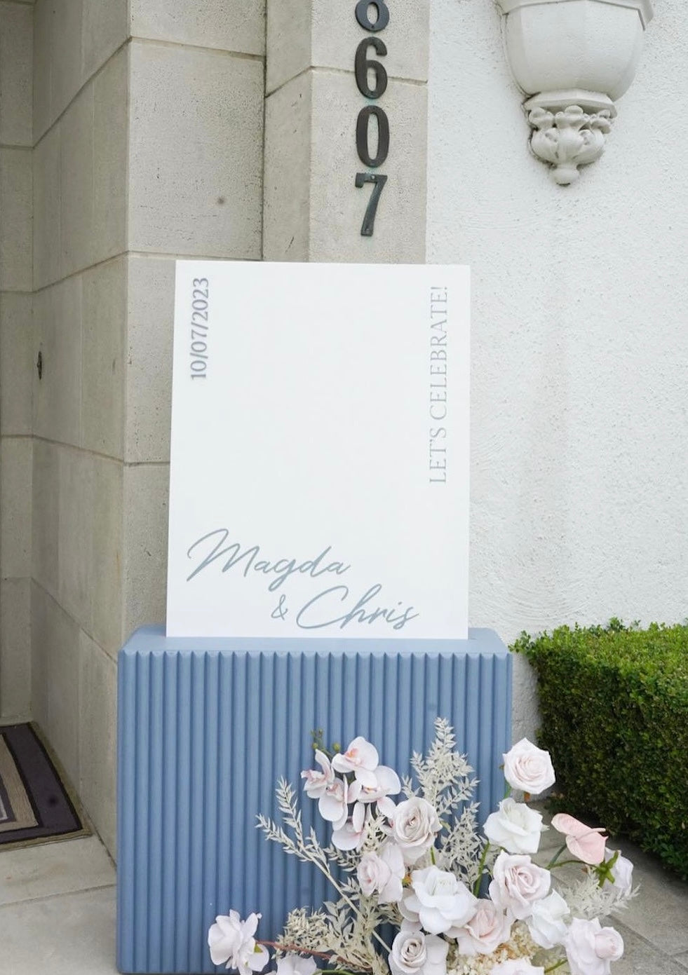 Ripple box for signs