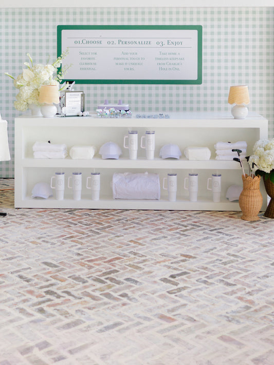The Curved Frame Backdrop