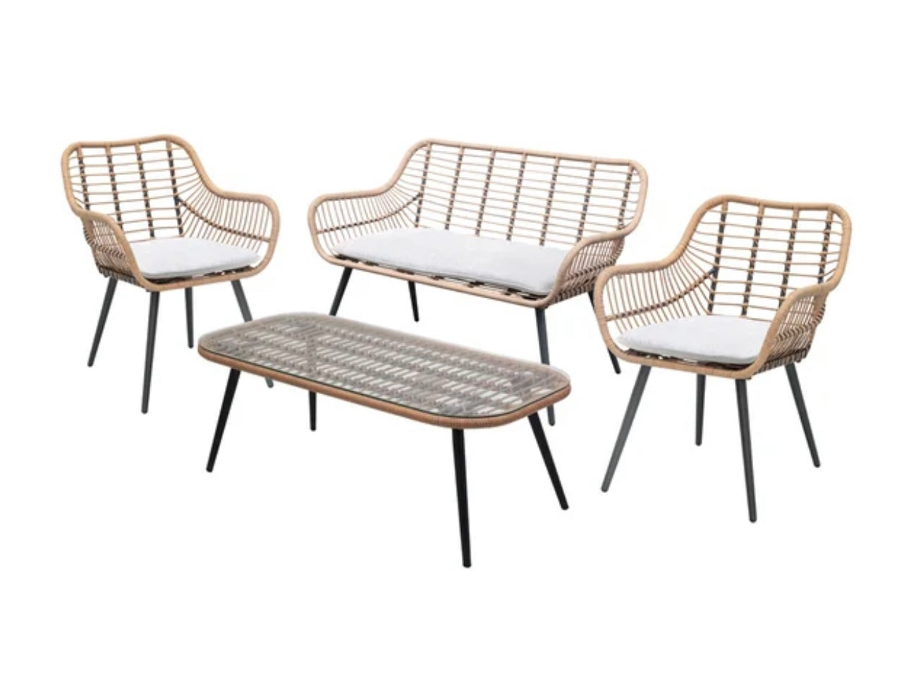 Wicker Lounge area